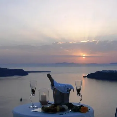 Absolute Bliss Hotel Imerovigli (Santorini)